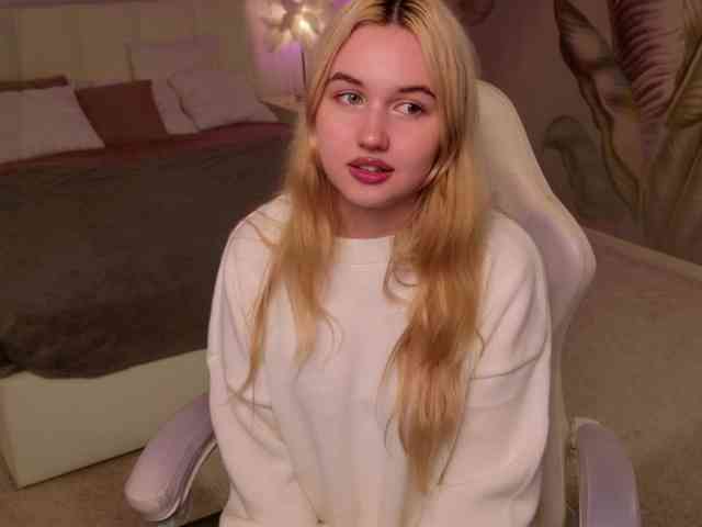 LillyEyess webcam