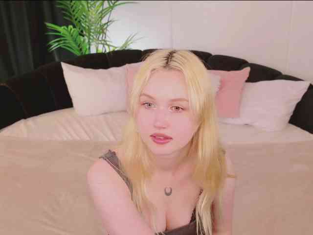 lillyeyess's live room