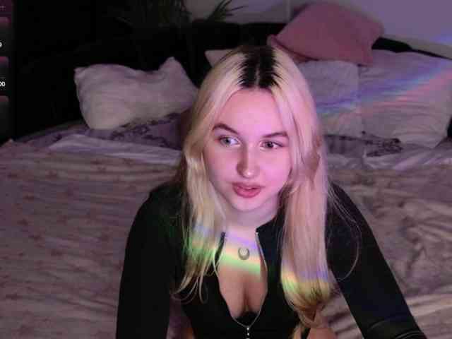 LillyEyess webcam