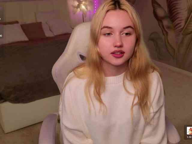 LillyEyess webcam