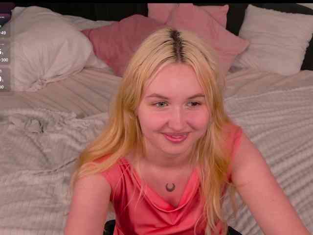 LillyEyess webcam