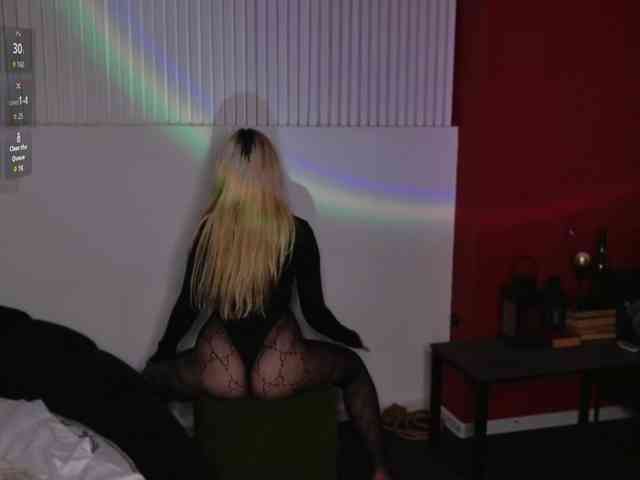 LillyEyess webcam