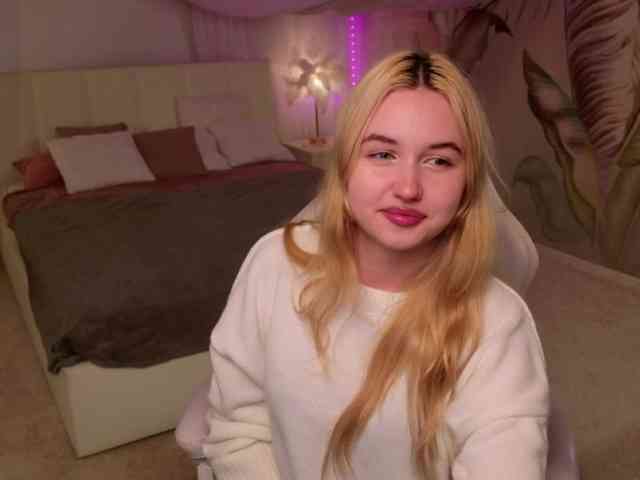 LillyEyess webcam