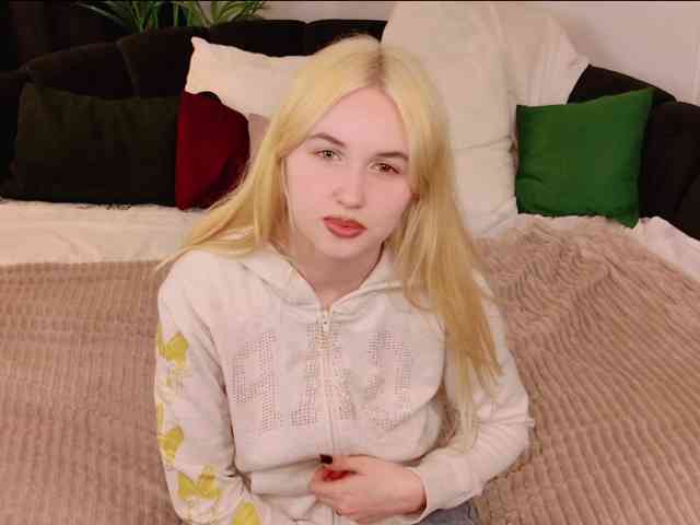 LillyEyess Live Webcam on BongaCams