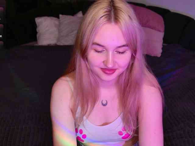 LillyEyess webcam