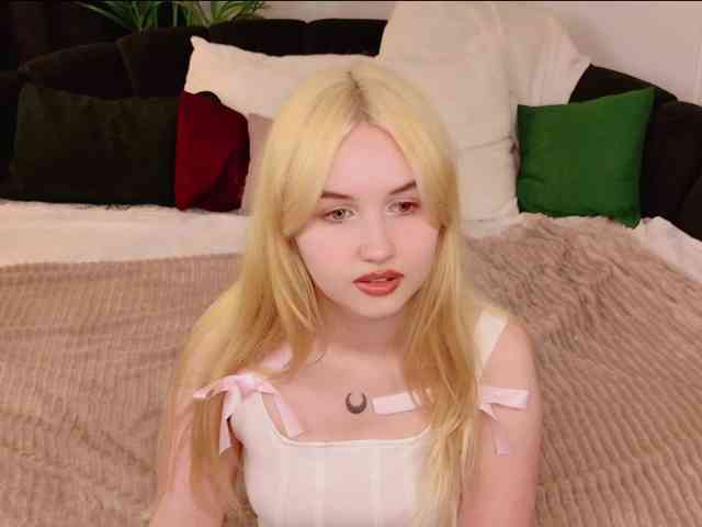 LillyEyess Live Webcam on BongaCams