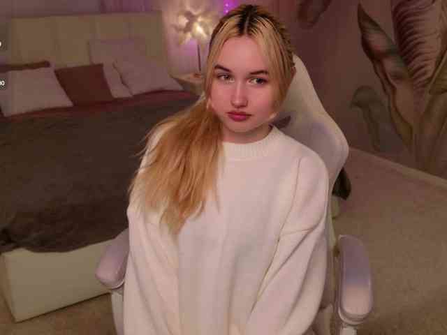 LillyEyess webcam