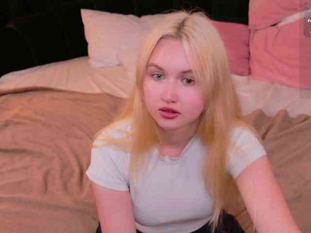 LillyEyess webcam