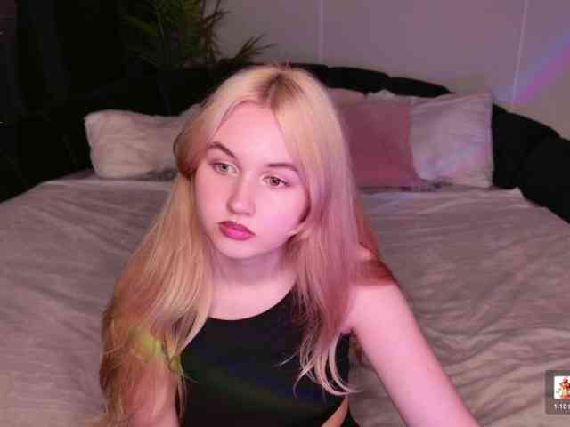 LillyEyess webcam