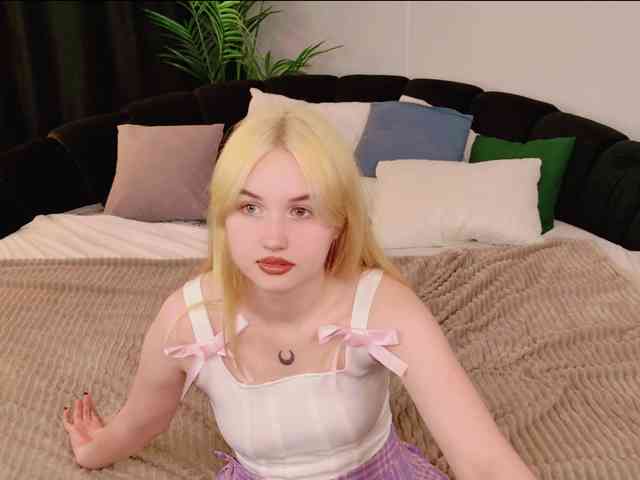 LillyEyess webcam