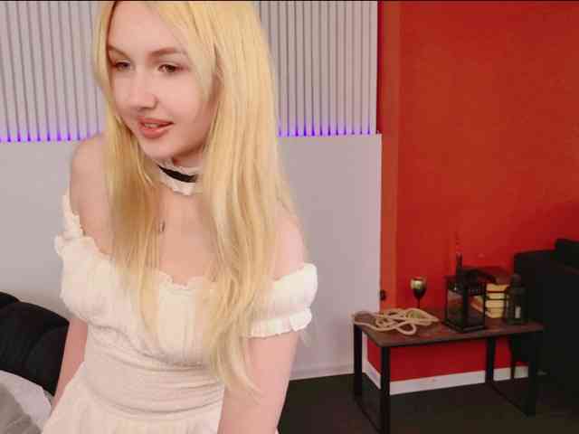 LillyEyess webcam
