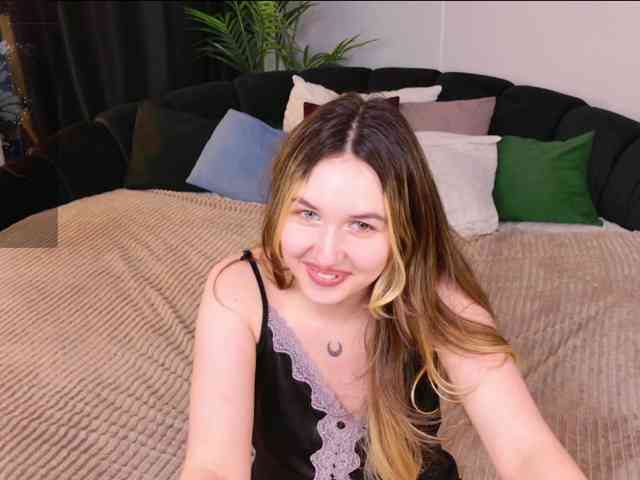 LillyEyess webcam