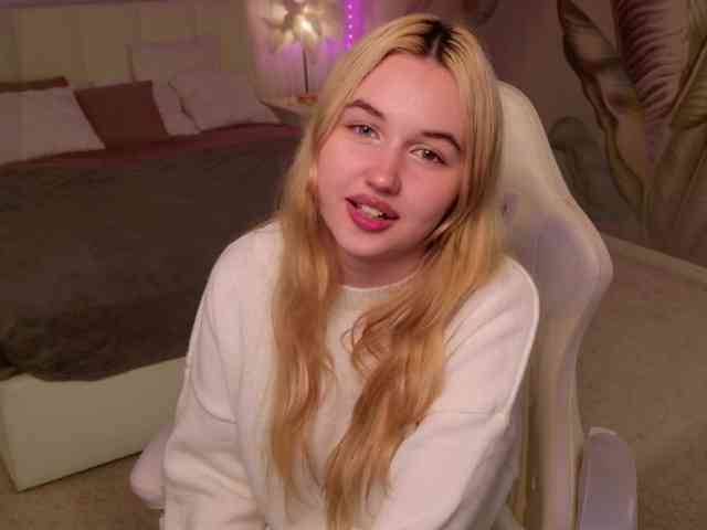LillyEyess webcam