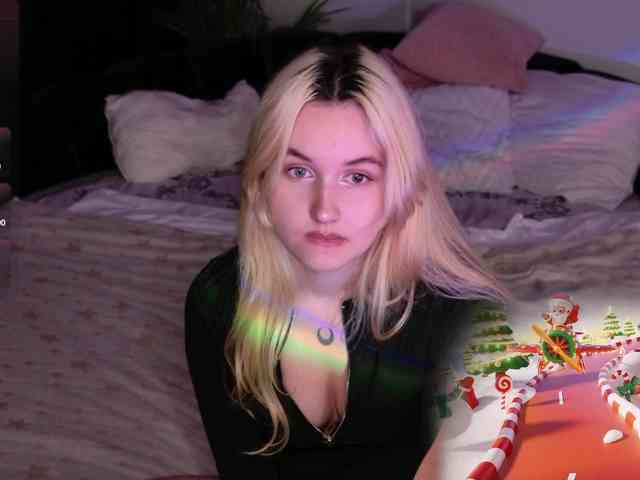 LillyEyess webcam