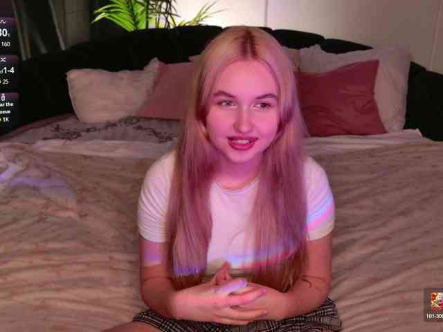 LillyEyess webcam