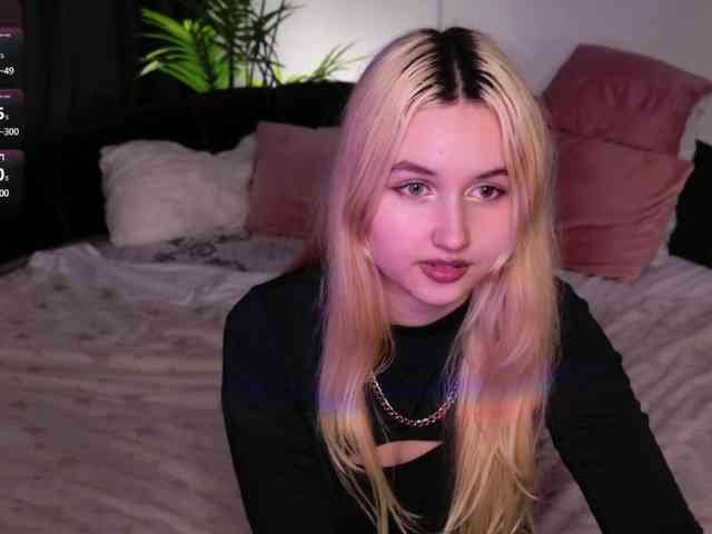 LillyEyess webcam
