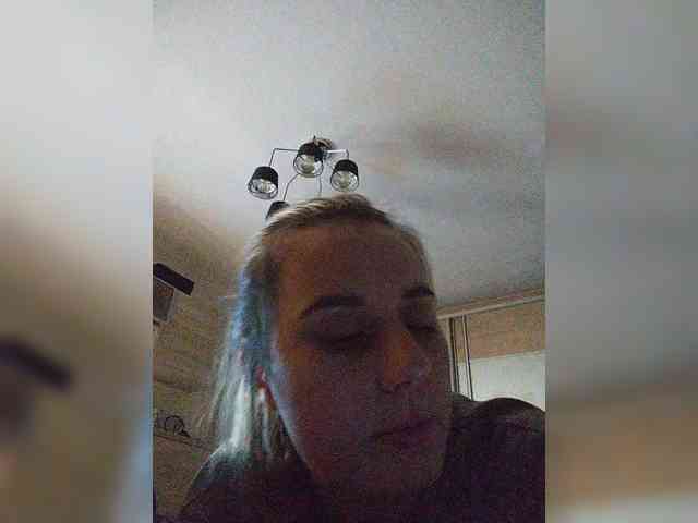 SweetLuna5555 webcam