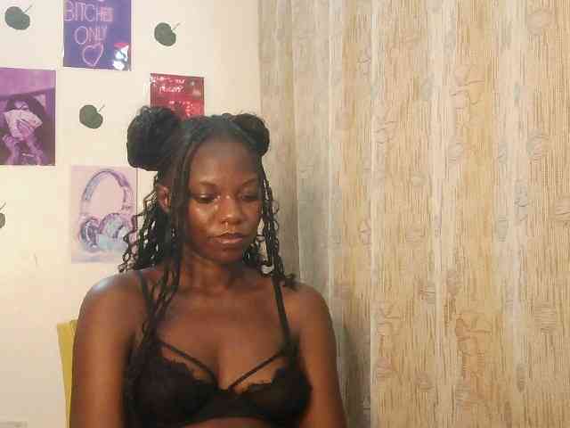 SassyPhoenix webcam