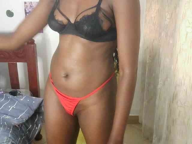 SassyPhoenix webcam