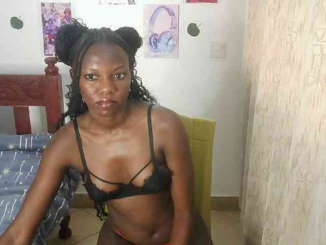 SassyPhoenix webcam