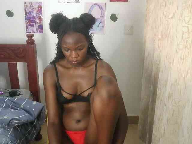 SassyPhoenix webcam