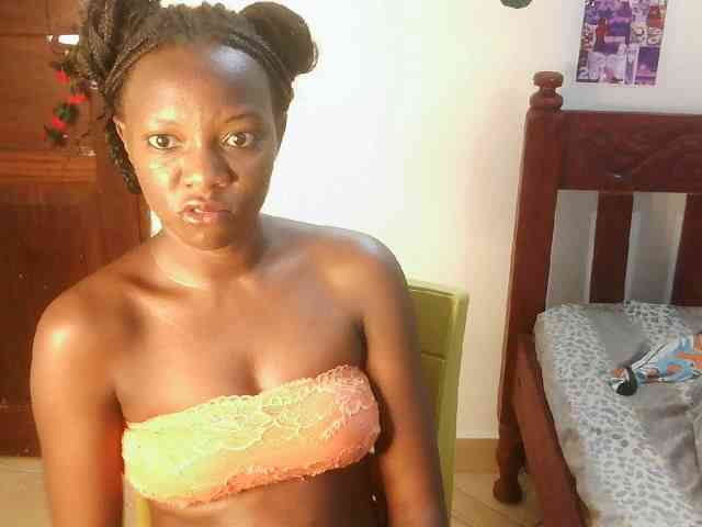 SassyPhoenix webcam