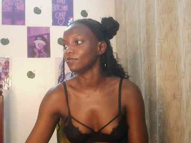 SassyPhoenix webcam