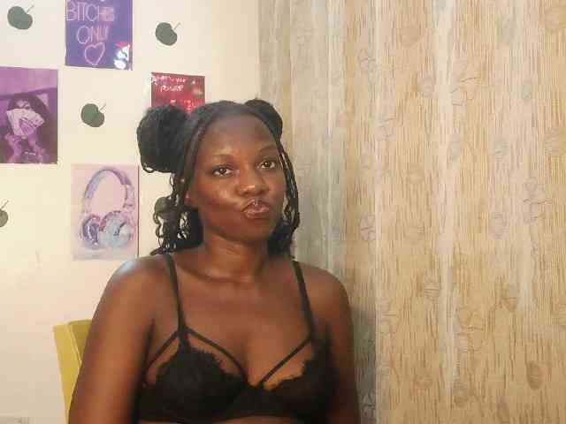 SassyPhoenix webcam