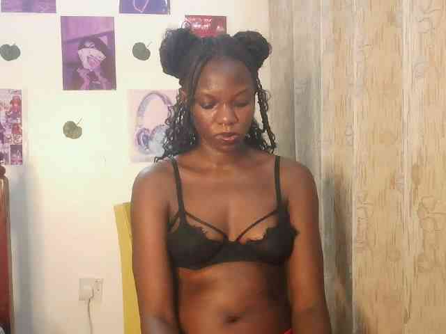 SassyPhoenix webcam