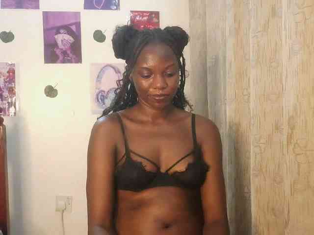 SassyPhoenix webcam