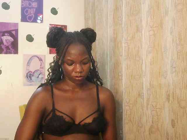 SassyPhoenix webcam