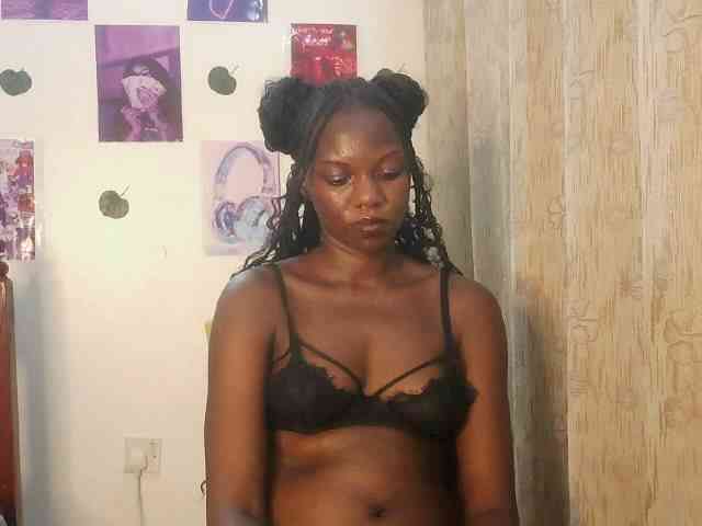SassyPhoenix webcam