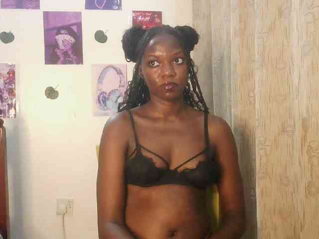 SassyPhoenix webcam