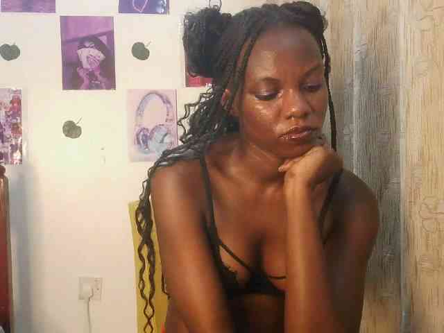 SassyPhoenix webcam
