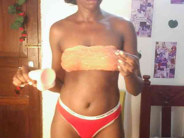 SassyPhoenix webcam