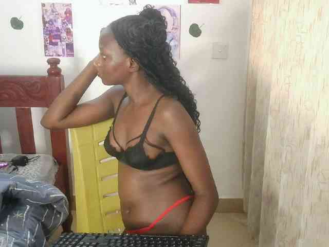 SassyPhoenix webcam