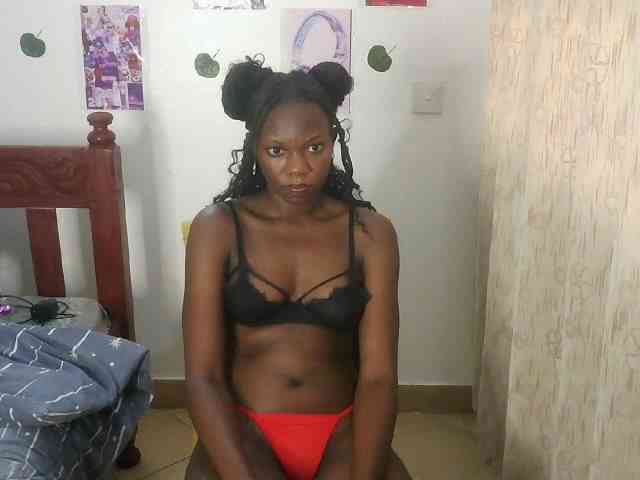 SassyPhoenix webcam