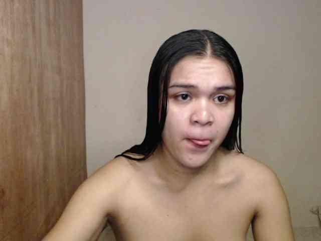 April08-1 Sex Cam Show