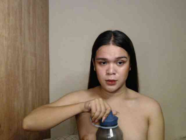 April08-1 Sex Cam Show