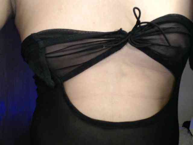 April08-1 Sex Cam Show