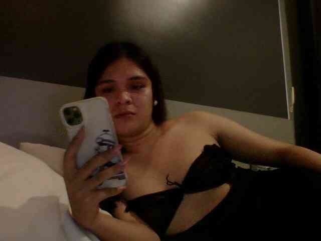 April08-1 Sex Cam Show
