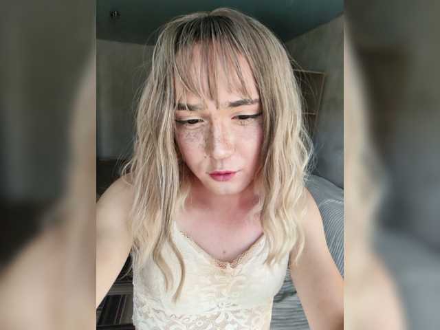 Viola49 — live trans cam