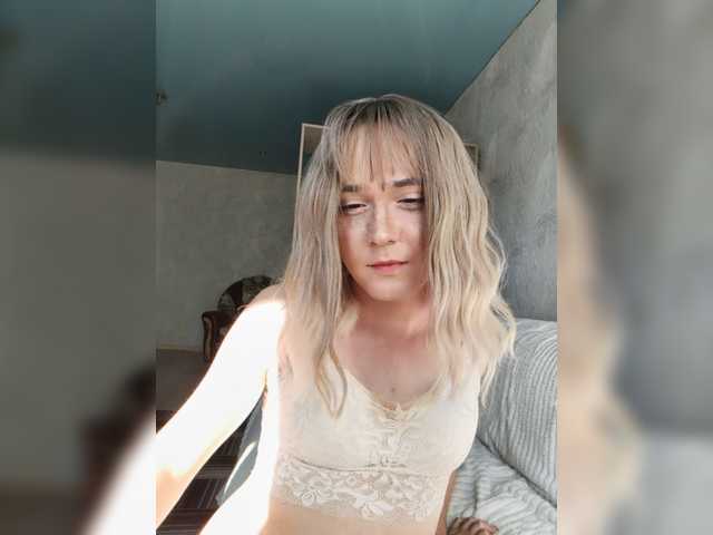 Viola49 — live trans cam