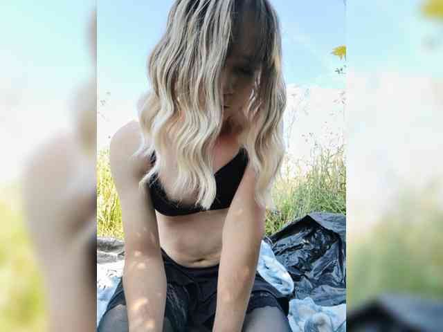 Viola49 Live Webcam on BongaCams
