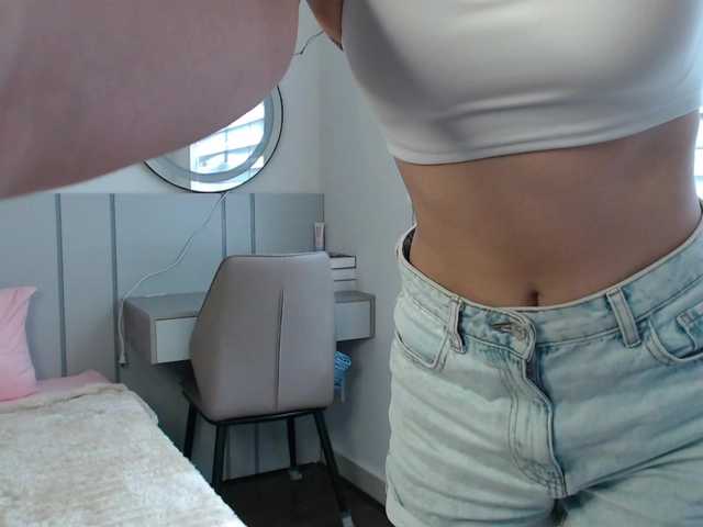 Maiaxoxo's BongaCams show and profile