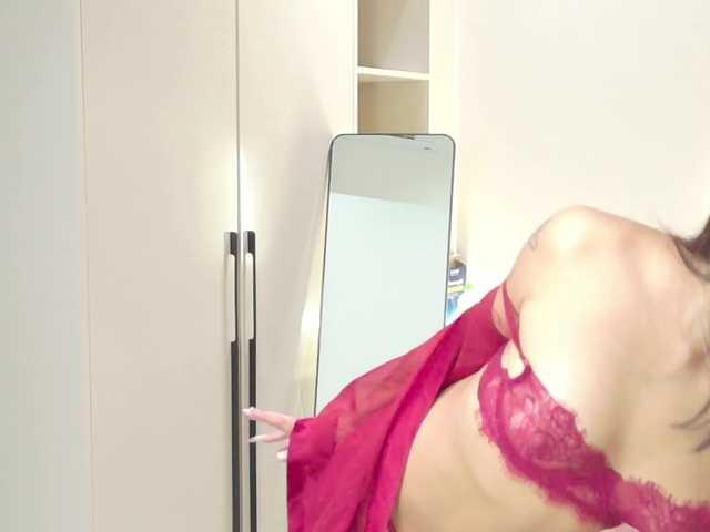 Maiaxoxo live cam on BongaCams