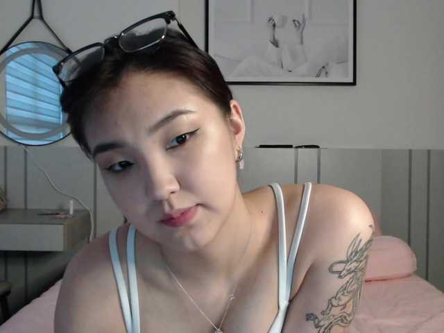 Maiaxoxo's BongaCams show and profile