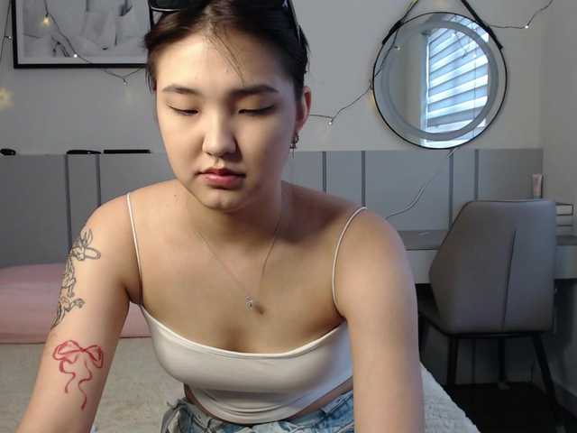 Maiaxoxo's BongaCams show and profile