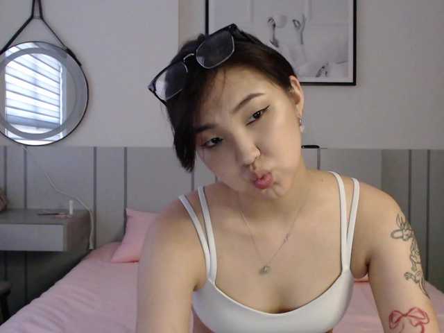 Maiaxoxo's BongaCams show and profile