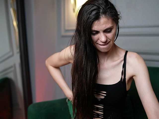 LucyBook's BongaCams show and profile